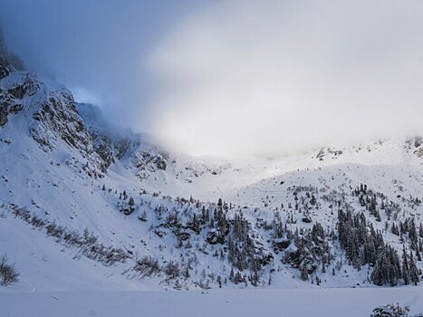 Более 60 альпинистов эвакуированы в Иссык-Кульской области
