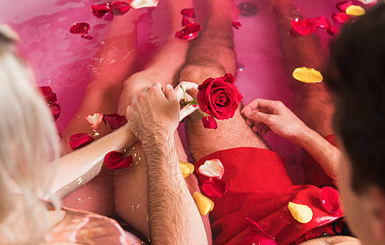 Уголовная ответственность за развратные действия: юрист прокомментировал работу массажного салона в многоэтажке Новосибирска