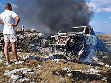 Прорвашийся в крымский заповедник Porsche Cayenne сгорел дотла