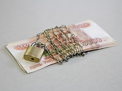 Судебные приставы арестовали счет: когда это правомерно и как снять блокировку?