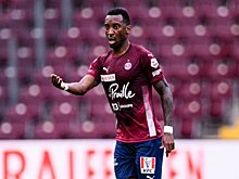 Полузащитник «Ганновера» Ондуа поблагодарил болельщиков за поддержку