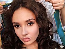 Звезда «Холопа» и обладательница пышных форм Дибцева показала милые щечки