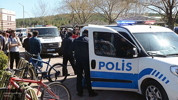 Двое злоумышленников похитили автомобиль гражданки РФ в Турции