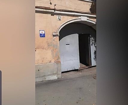 В центре Саратова разрушается старинная усадьба