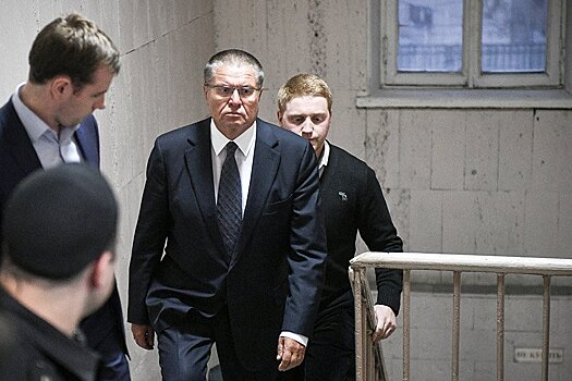 Мосгорсуд проверит законность продления домашнего ареста Улюкаеву