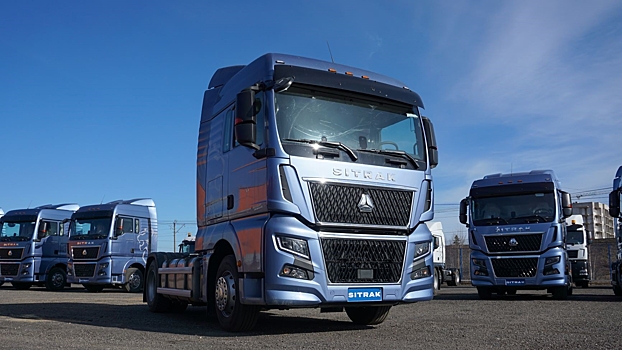 В России появился в продаже газодизельный тягач Sitrak
