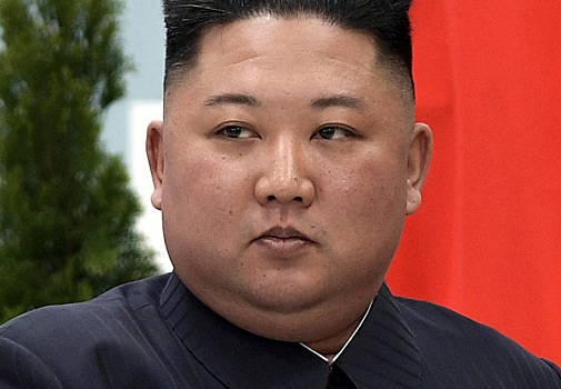 Жителям КНДР запретили копировать стиль одежды Ким Чен Ына