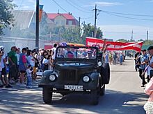 В Саратовской области прошел парад сельскохозяйственной техники с ретро-экземплярами