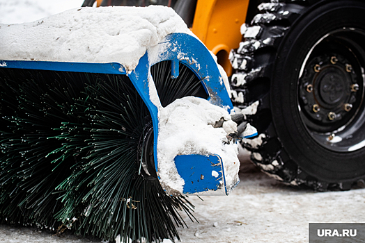 Алексей Орлов: на уборку снега в Екатеринбурге вышли 459 рабочих и 436 машин