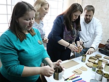 Женщины Новосибирской области изготовят и отправят бойцам СВО сети и свечи