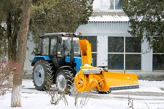 Новую снегоуборочную машину начали выпускать на заводе в Сальске