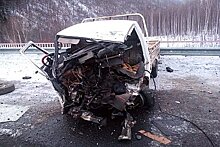 Водитель грузовика погиб в лобовом столкновении на трассе Хабаровск - Комсомольск (ФОТО)