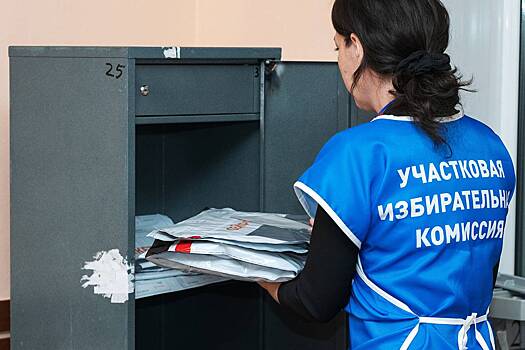 RT: Женщина подожгла петарду на избирательном участке в Перми