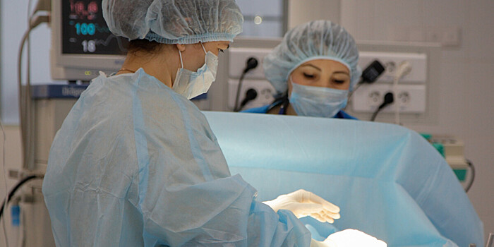 Петербургские врачи удалили у новорожденной девочки двухкилограммовую опухоль