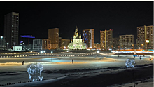 В Екатеринбурге храм осветила красивая подсветка
