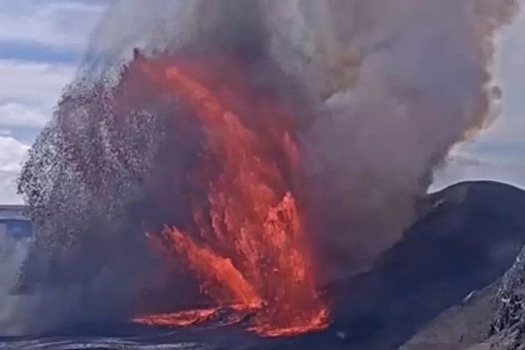 Вулкан Килауэа на Гавайях извергает лаву в рекордных масштабах