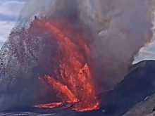 Вулкан Килауэа на Гавайях извергает лаву в рекордных масштабах