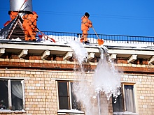 В ОАТИ Москвы рассказали, кто и когда должен чистить крыши от снега и льда