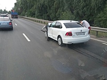 Под Уфой крупная авария: дорогу усыпало обломками разбитых автомобилей