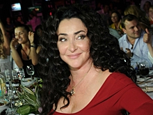 Лолита призналась, что не готова быть самоотверженной бабушкой