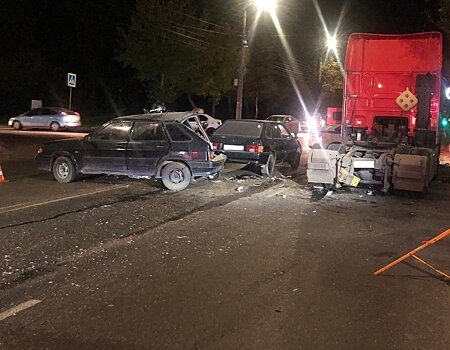 На Ломоносова столкнулись две «четырнадцатые», «Даф» и мотоцикл