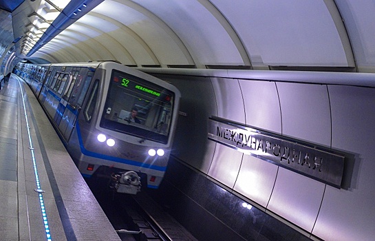 В День города в метро запустят поезд с телеэкранами