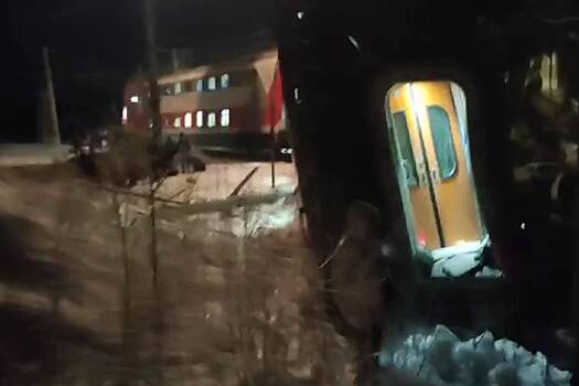 Бригаду попавшего в аварию в Мурманской области поезда наградят