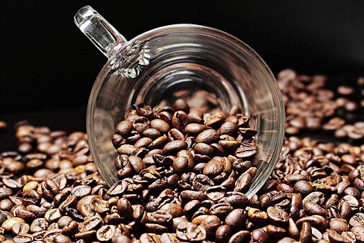 Пользу кофеина против приступов редкой болезни помогла найти случайность