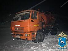 В Кошкинском районе пожилой водитель попал под колеса КамАЗа