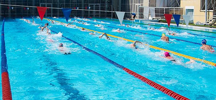 Впервые за 30 лет чемпионат в Хабаровске проводят в открытом бассейне
