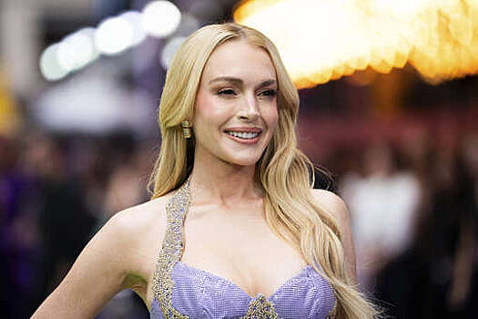 Актрису Линдси Лохан заметили с сыном и мужем в Майами