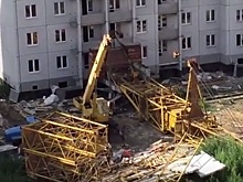 В Челябинске на стройплощадке рухнул башенный кран