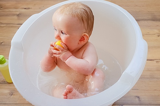 Как правильно купать младенца