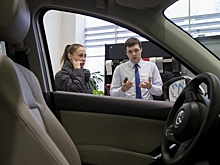 Продажи легковых авто в июле упали на 27,5%