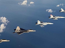 США направили к Венесуэле семь эскадрилий истребителей