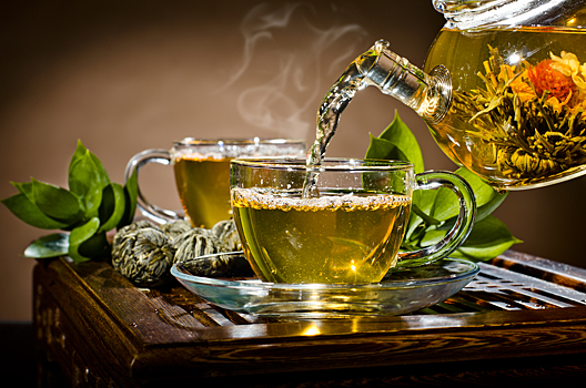 Мнение эксперта: кому запрещено пить зеленый чай