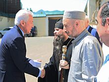Владимир Васильев поздравил муфтия РД, шейха Ахмада-хаджи Абдулаева с наступлением праздника Ураза-байрам