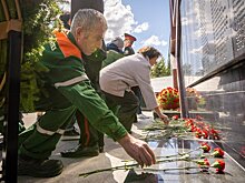 Работники Казаньоргсинтеза возложили цветы к мемориалу ветеранам Великой Отечественной войны
