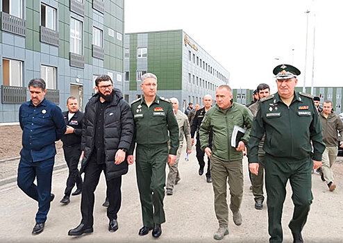 Специалисты Военно-строительного комплекса Минобороны России завершают строительство нового военного городка на территории Чеченской Республики