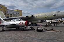 В музее УГМК в Верхней Пышме к празднику ВВС собрали два военных самолета