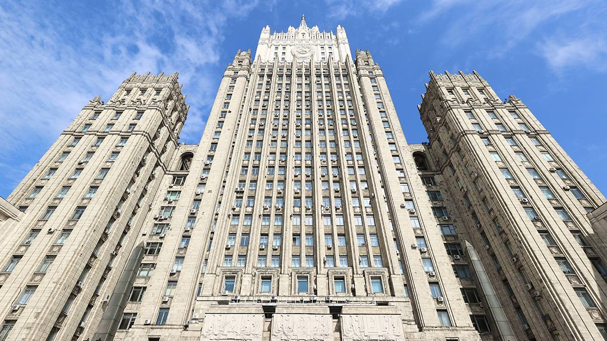 В МИД РФ отметили актуальность идеи Путина о встрече «ядерной пятерки»