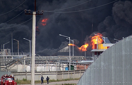 Пожар на территории нефтебазы в поселке Глеваха Васильковского района
