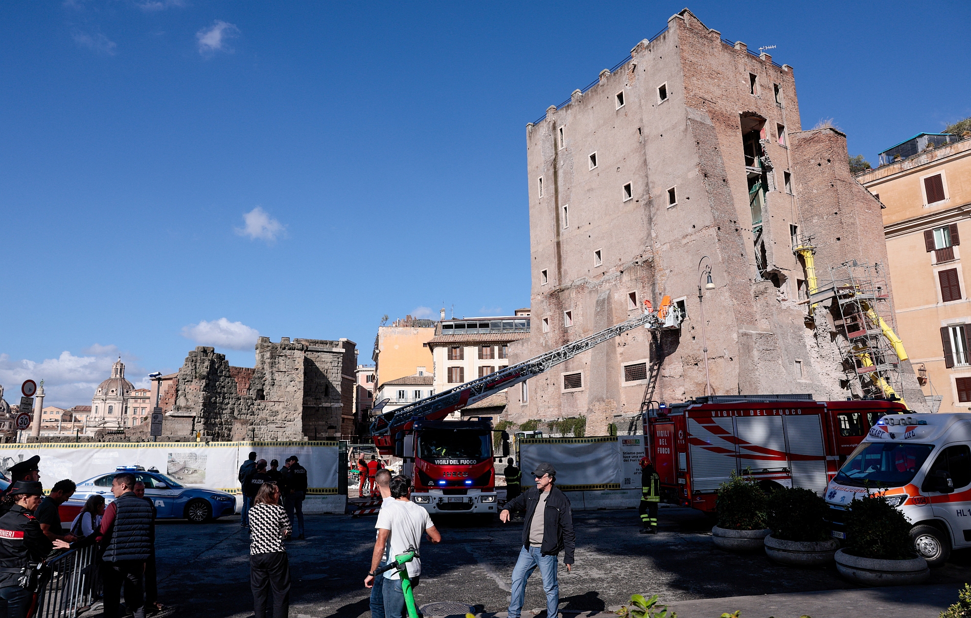 В центре Рима на Форуме обвалилась историческая башня