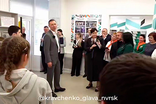 Андрей Кравченко проверил ход благоустройства и работу соцобъектов в Приморском внутригородском районе