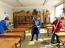 Шумков оставил техперсонал школы в райцентре Целинное без соцподдержки