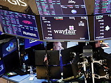 Доллар и евро растут на Мосбирже