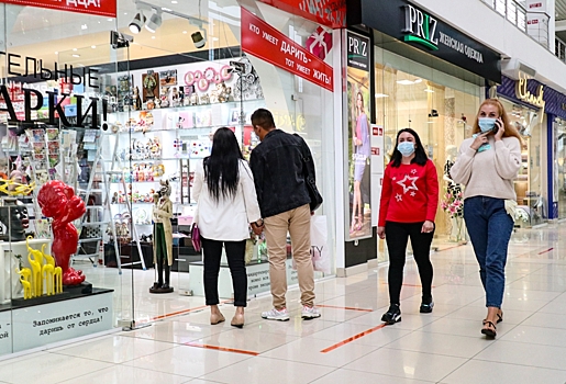 Омичи за два месяца потратили в магазинах почти 90 миллиардов рублей