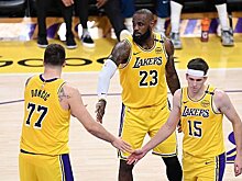 Лука Дончич и Остин Ривз не спрашивают Леброна Джеймса о завершении карьеры