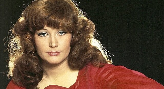 14 лучших хитов Аллы Борисовны Пугачевой