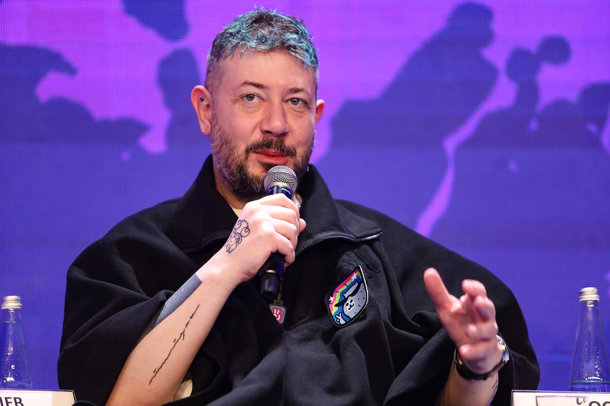 Артемий Лебедев заступился за туалетную бумагу с Кремлем